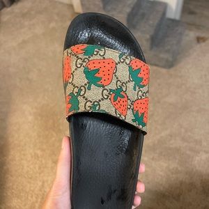 ***SINGLE*** Gucci Slide